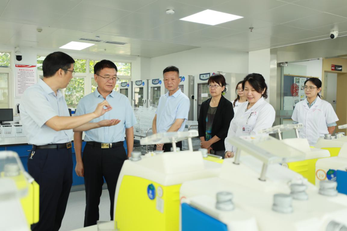 省卫生健康委员会副主任路修德深入血液中心检查安全生产和防汛备汛工作