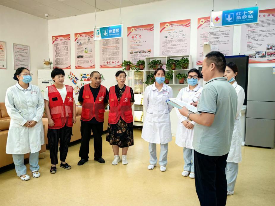 中心保卫科、团委联合开展2025年“安全生产月”活动