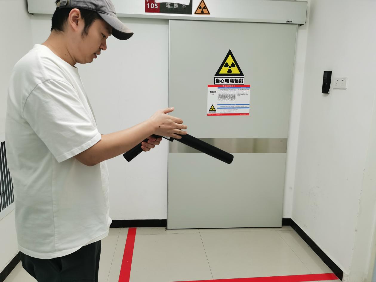 供血科开展血液辐照仪紧急事故应急演练