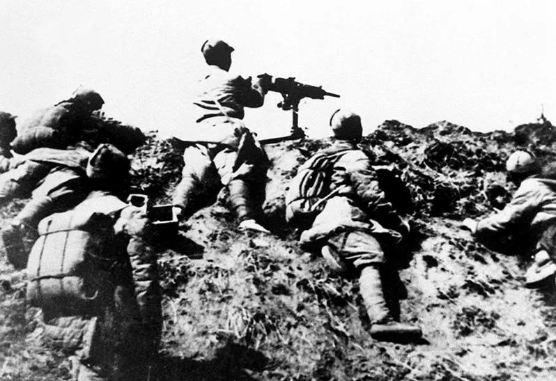 始终站在历史正确一边、站在公平正义一边