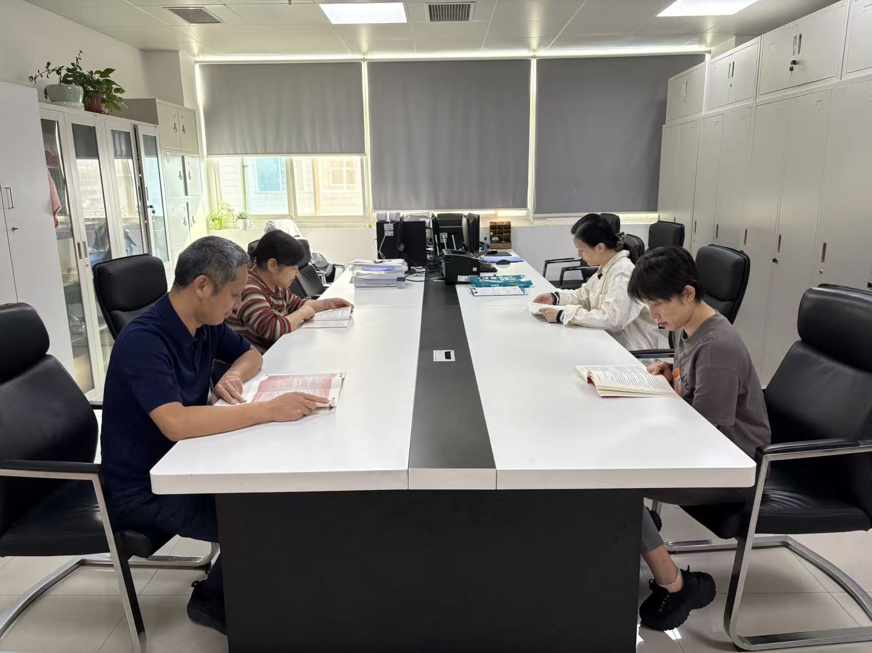 引领强担当 质控护航保安全党建