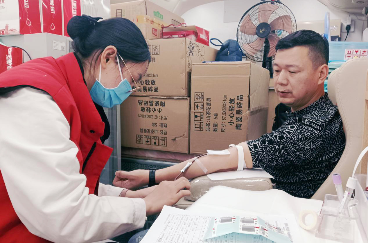 热血融暖冬  奉献显担当