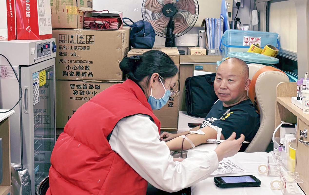 热血融暖冬  奉献显担当