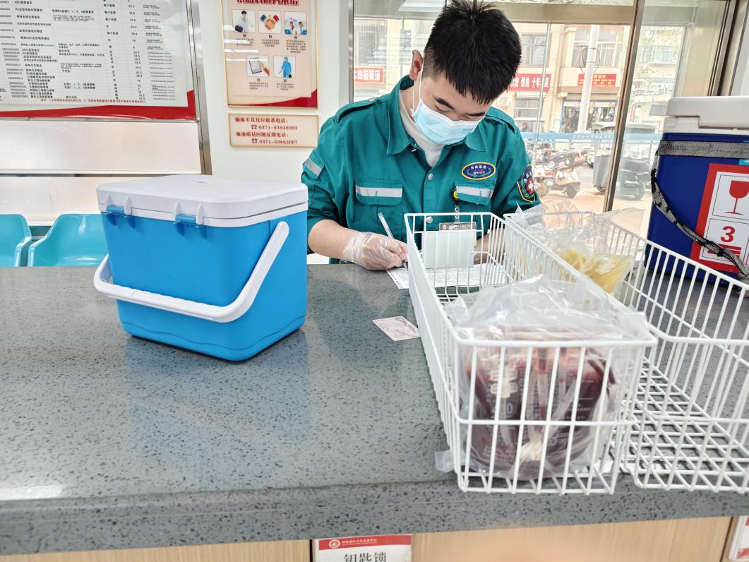 热血护航，与生命共进退