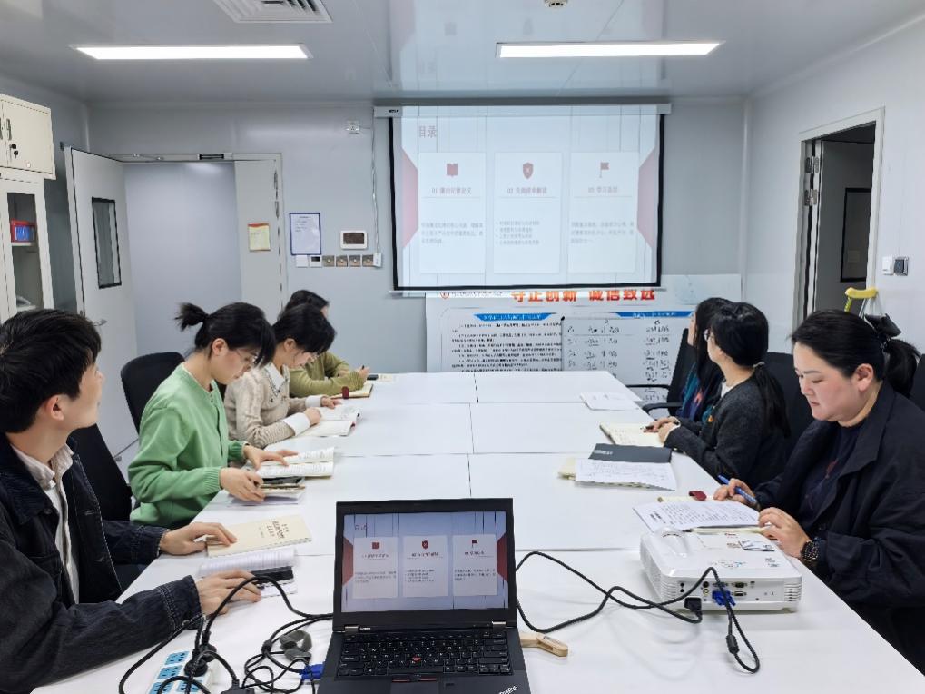 践行雷锋精神 争做时代先锋