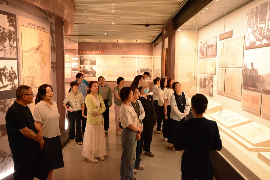 河南省红十字血液中心组织开展“6·9”国际档案日系列宣传活动