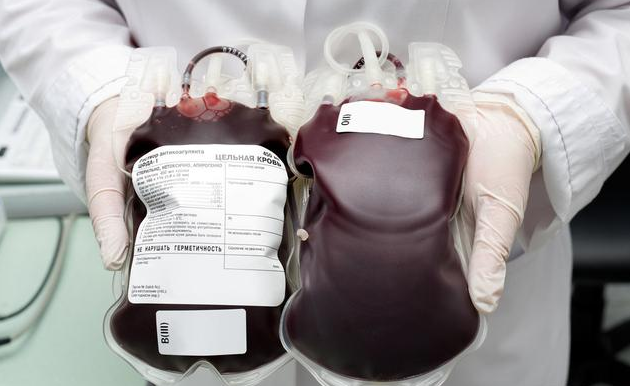 适当献血有益于健康，但也要分情况，有些人去献血会被拒绝