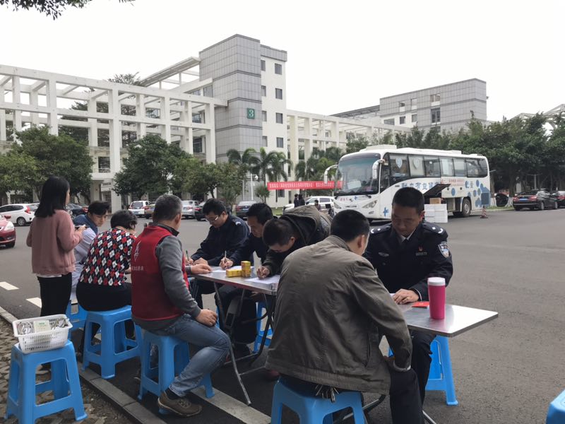 这几天,发生在省直机关大院的动人一幕……