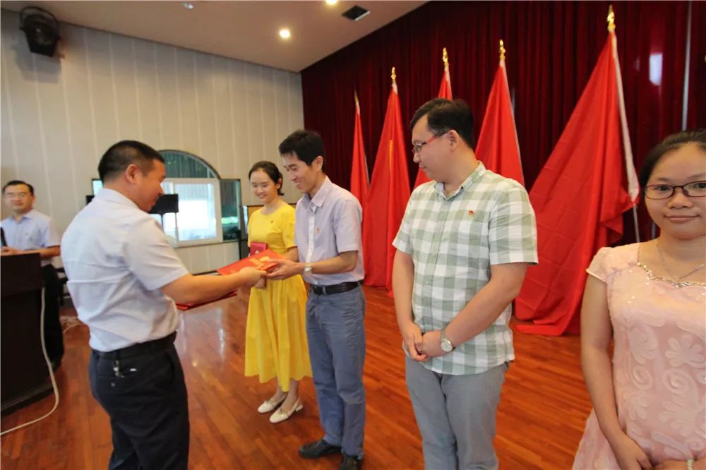 海南省卫生健康委举办2019年“青春心向党•建功新时代”宣传教育实践活动