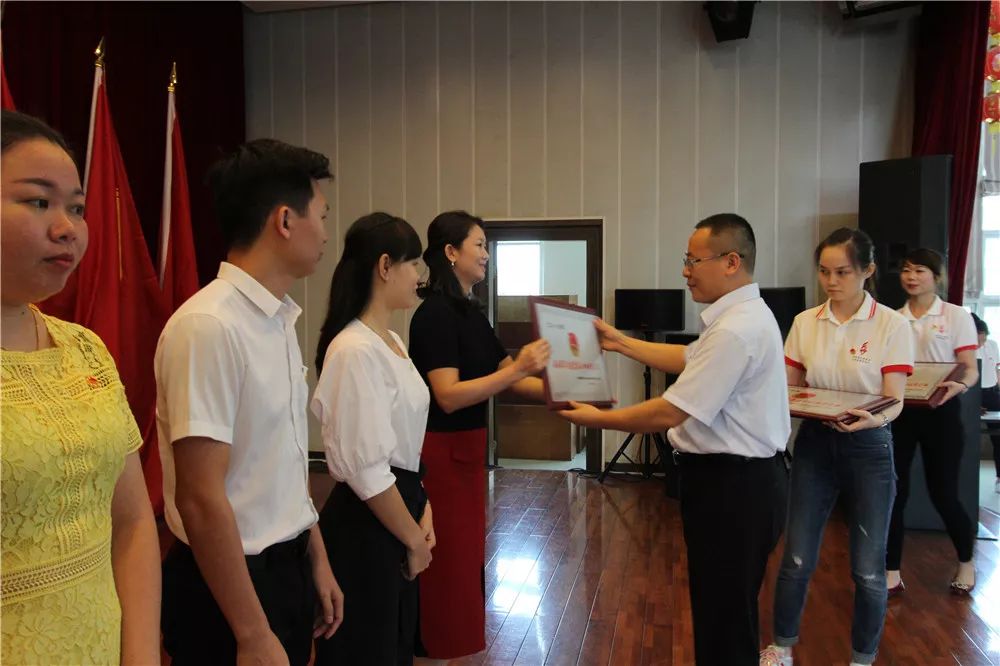 海南省卫生健康委举办2019年“青春心向党•建功新时代”宣传教育实践活动