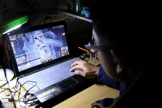 只要我不睡，这一天就没结束
