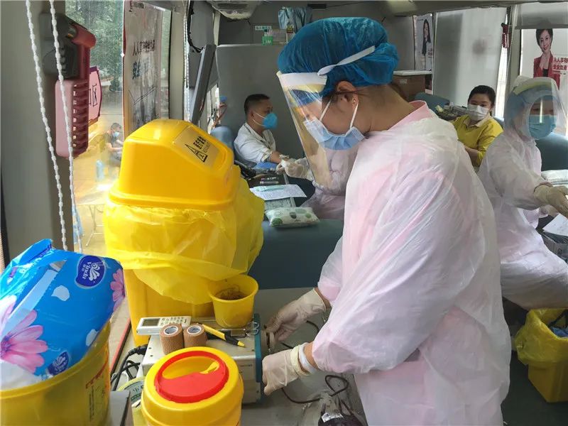 疫情后方,我们共同守护生命!