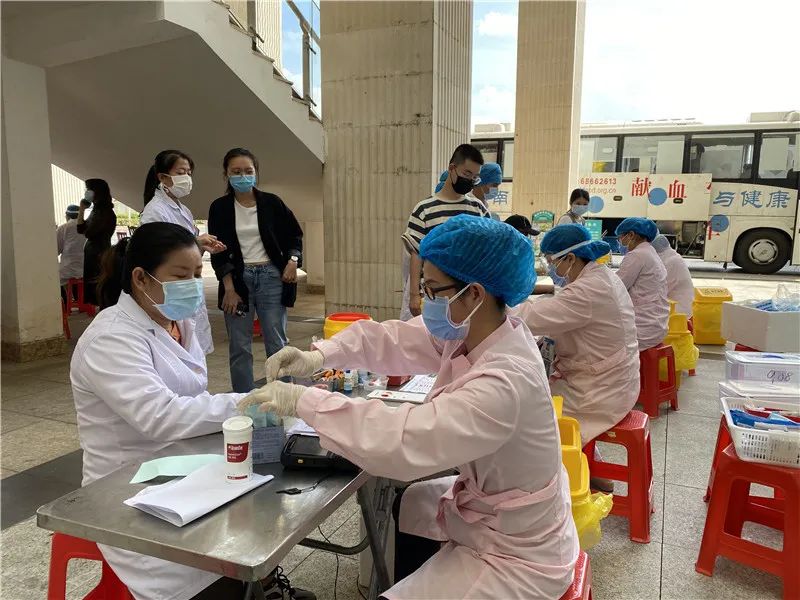 疫情后方,我们共同守护生命!