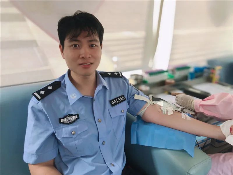 忠诚为民献爱心 滴滴热血铸警魂  ——海南省公安系统组织开展无偿献血活动
