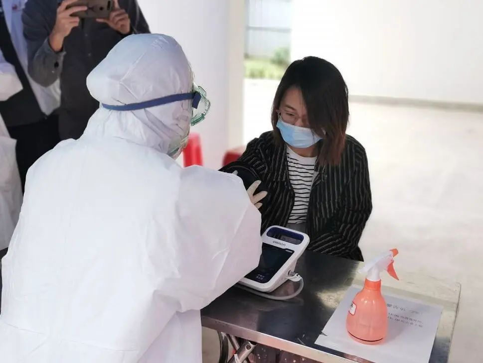 海南省调配新冠肺炎康复者恢复期血浆至武汉用于新冠特异性免疫球蛋白生产