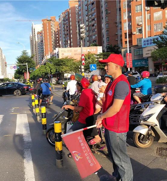 省血液中心开展“我为加快推进海南自由贸易港建设作贡献”党员志愿服务活动