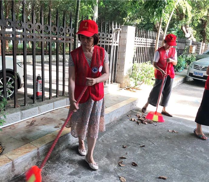 省血液中心开展“我为加快推进海南自由贸易港建设作贡献”党员志愿服务活动