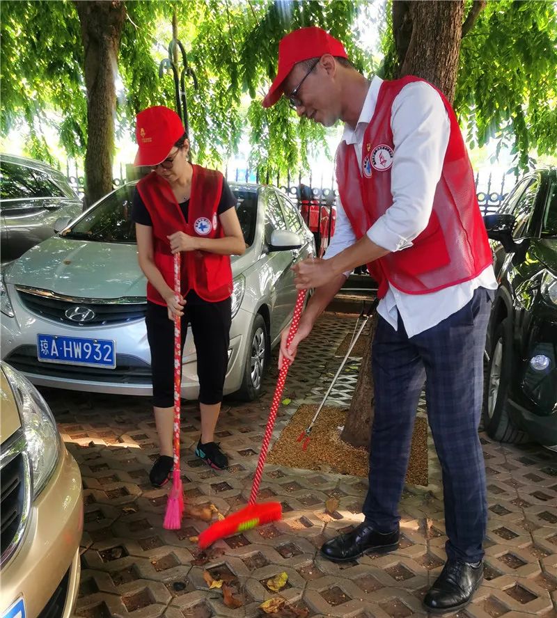 省血液中心开展“我为加快推进海南自由贸易港建设作贡献”党员志愿服务活动