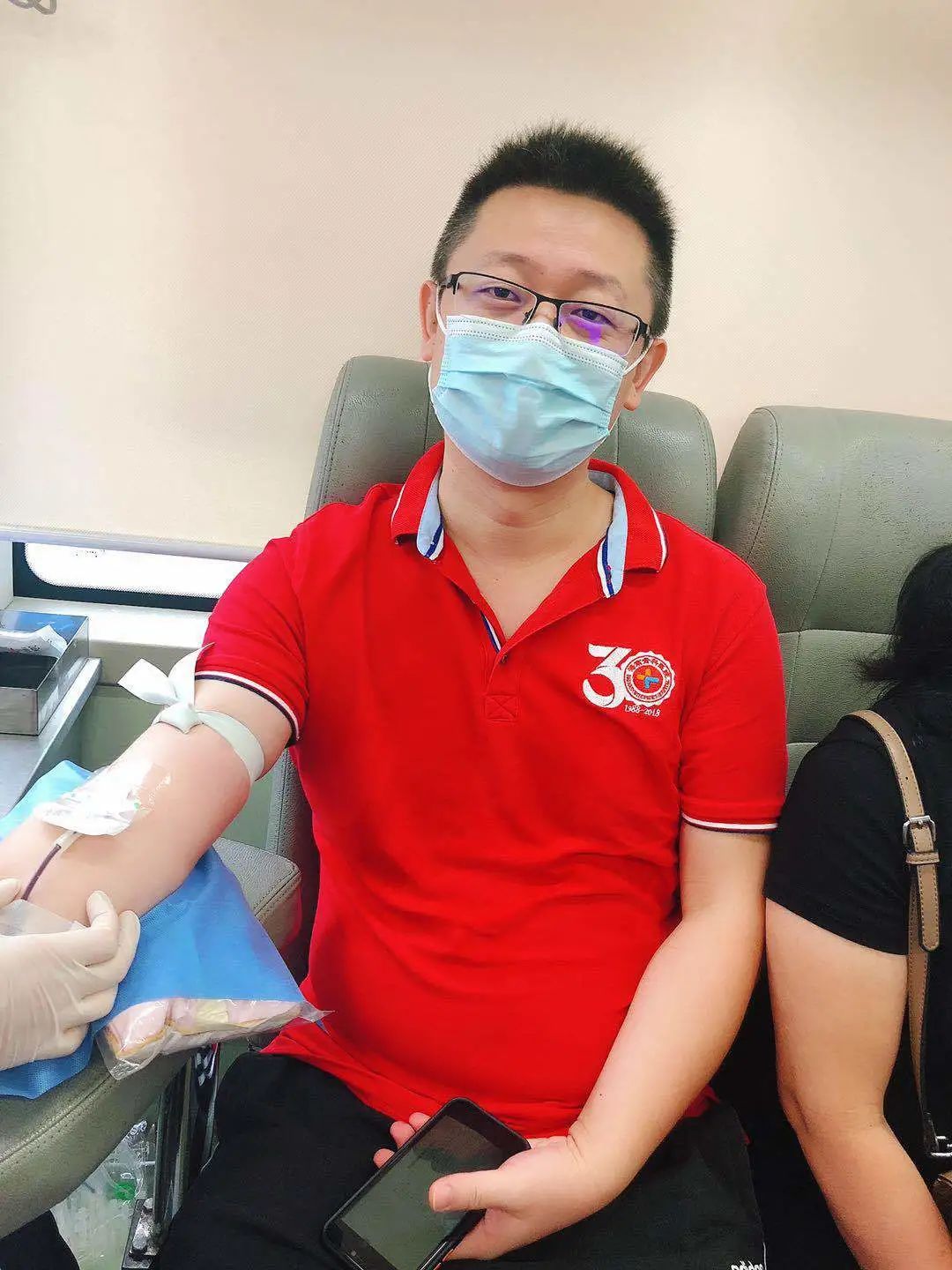 迎国庆 贺院庆 让爱在血液中流动——海南骨科医院无偿献血红色行动