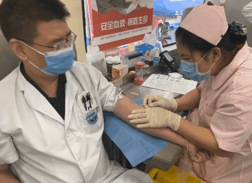 迎国庆 贺院庆 让爱在血液中流动——海南骨科医院无偿献血红色行动