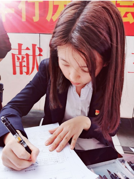 “行庆献热血 华夏有真情” ——华夏银行海口分行5周年行庆爱心献血活动