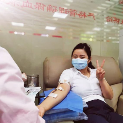 “行庆献热血 华夏有真情” ——华夏银行海口分行5周年行庆爱心献血活动