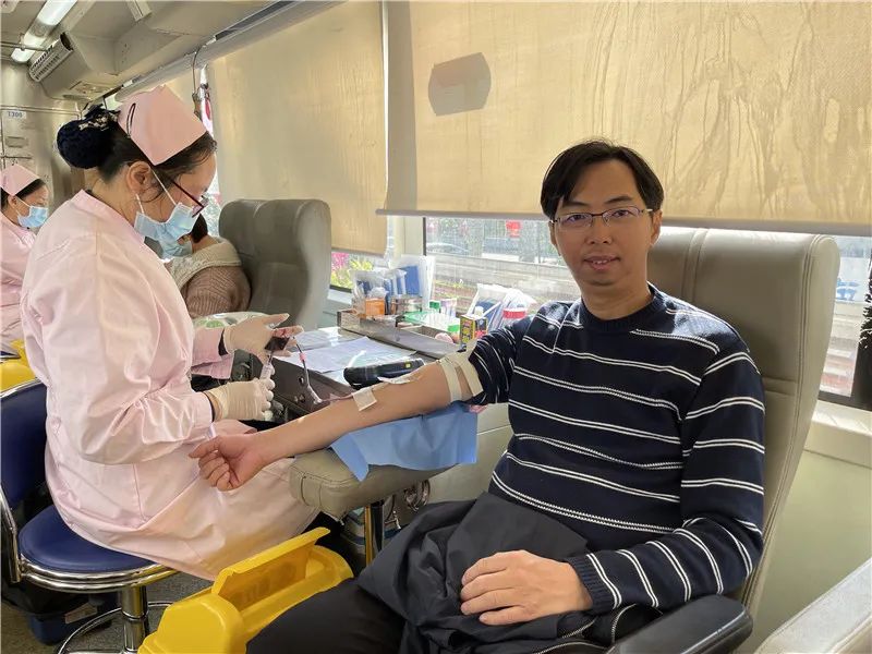 寒冬中,他们用温暖守护一座城