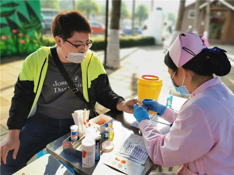 寒冬中,他们用温暖守护一座城