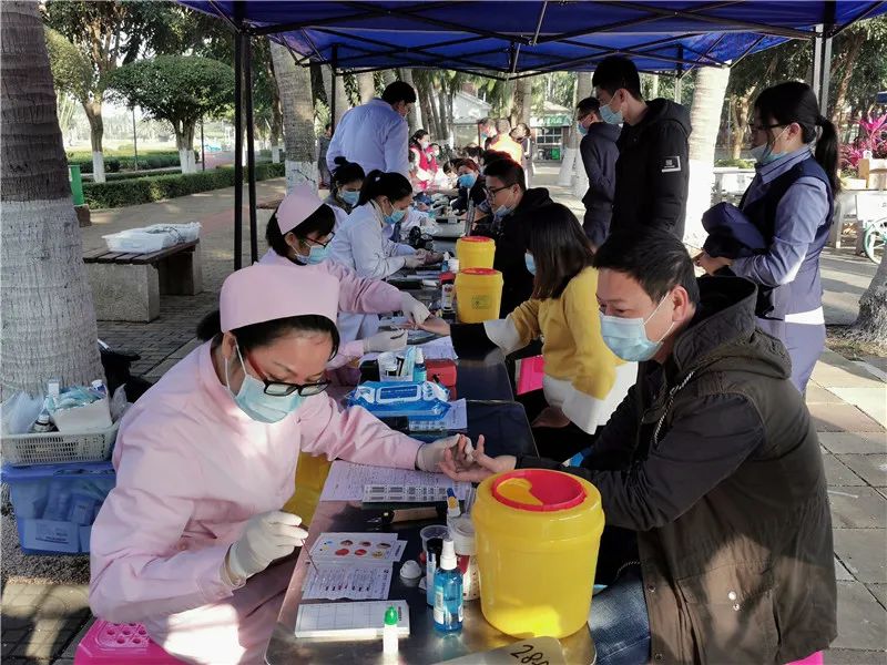 寒冬中，他们用温暖守护一座城