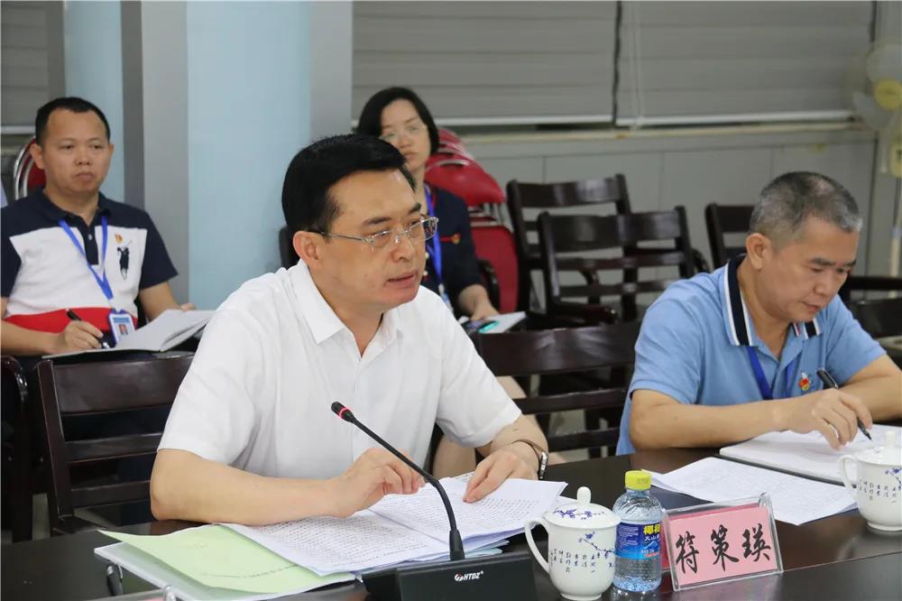 海南省血液中心召开2020年度领导班子民主生活会
