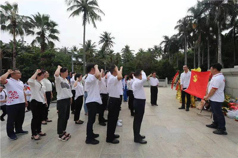 省血液中心开展“祭先烈 学党史 悟思想”主题党日活动