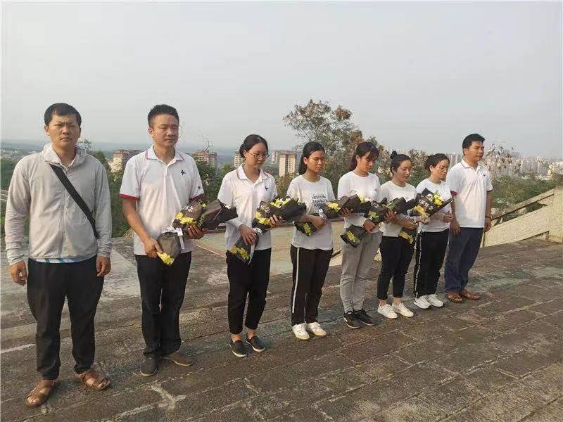 省血液中心开展“祭先烈 学党史 悟思想”主题党日活动