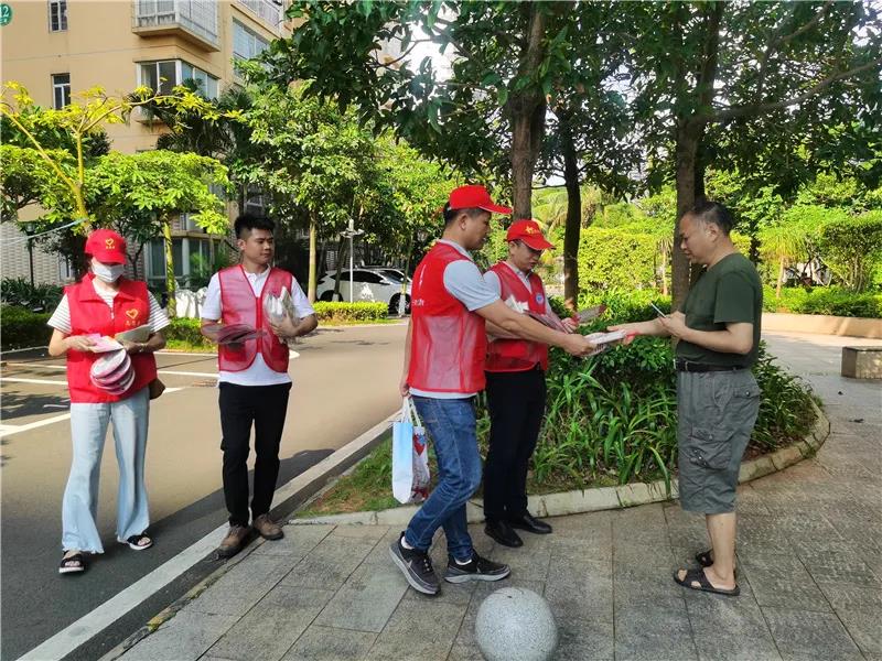 省血液中心省优生优育公共服务中心联合开展世界地贫日爱心义诊暨无偿献血宣传活动