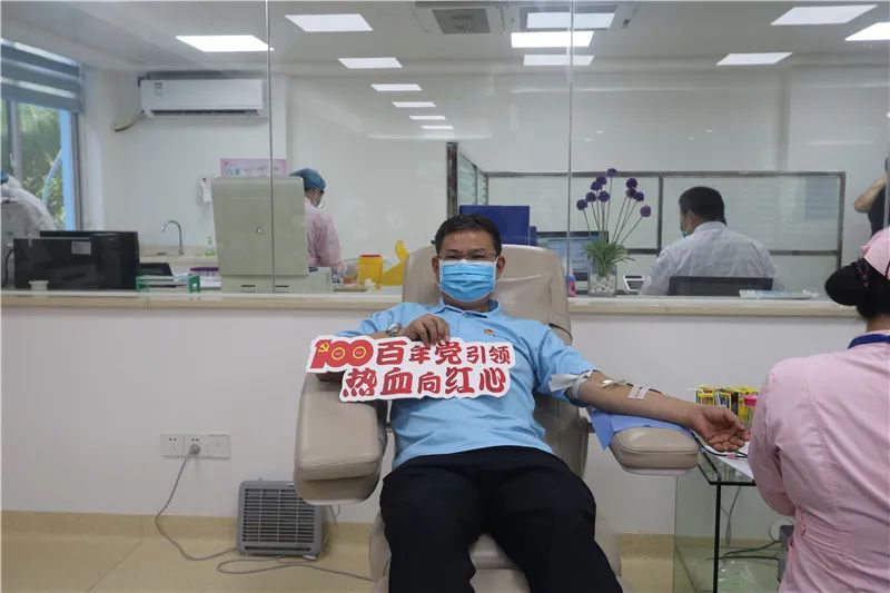 “我为建党一百周年献热血”--海南省红十字会莅临我中心调研并开展无偿献血活动