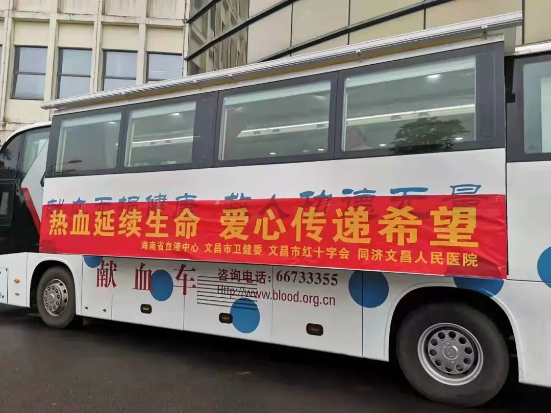 白衣天使展风采 点滴热血暖人间