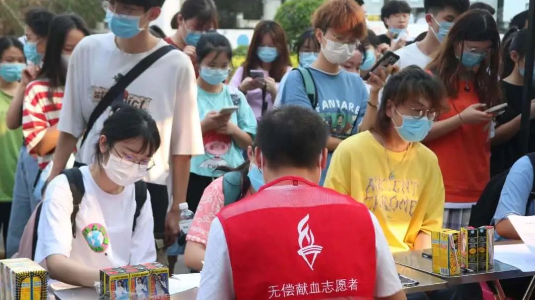 热血主力军上线!海南医学院361名学子捐献血液11万余毫升