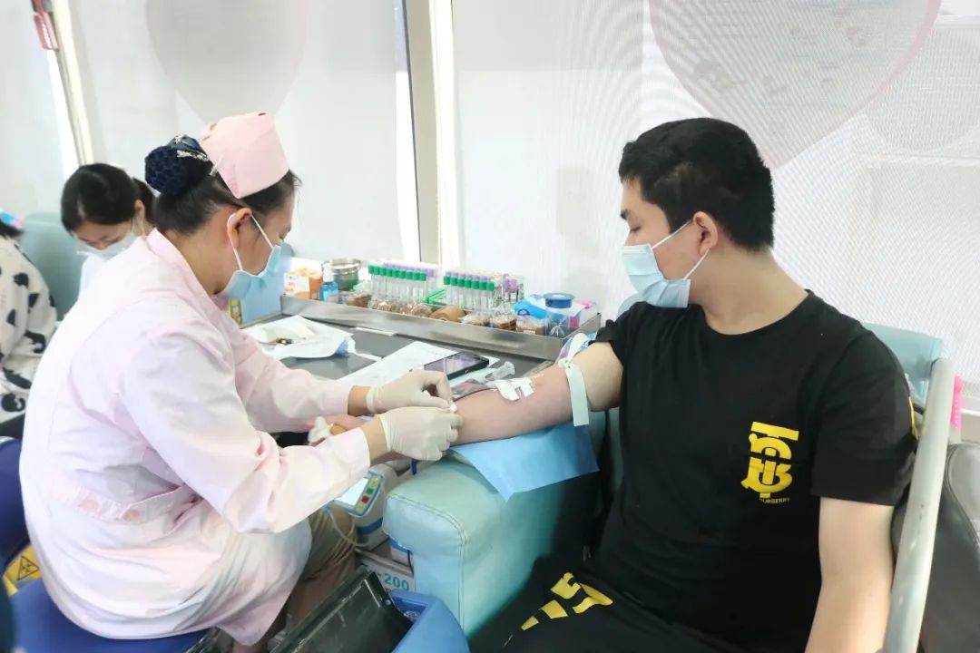 热血主力军上线!海南医学院361名学子捐献血液11万余毫升