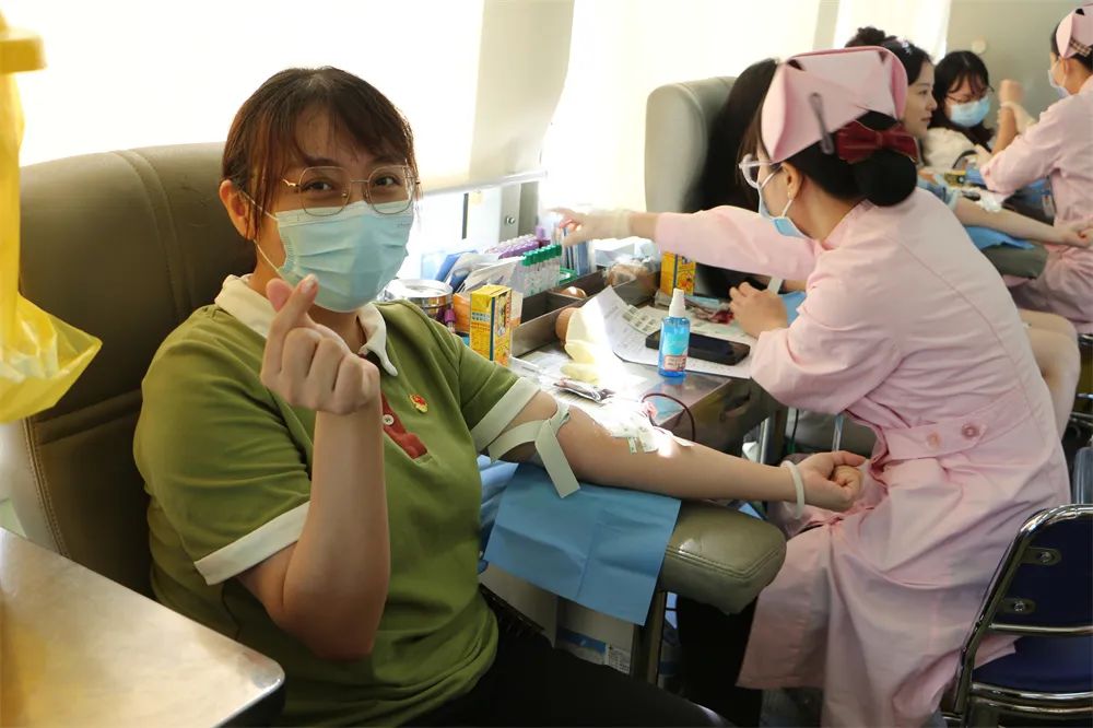 挽袖献爱 热血椰城——海口市直属机关及企、事业单位组织开展无偿献血活动