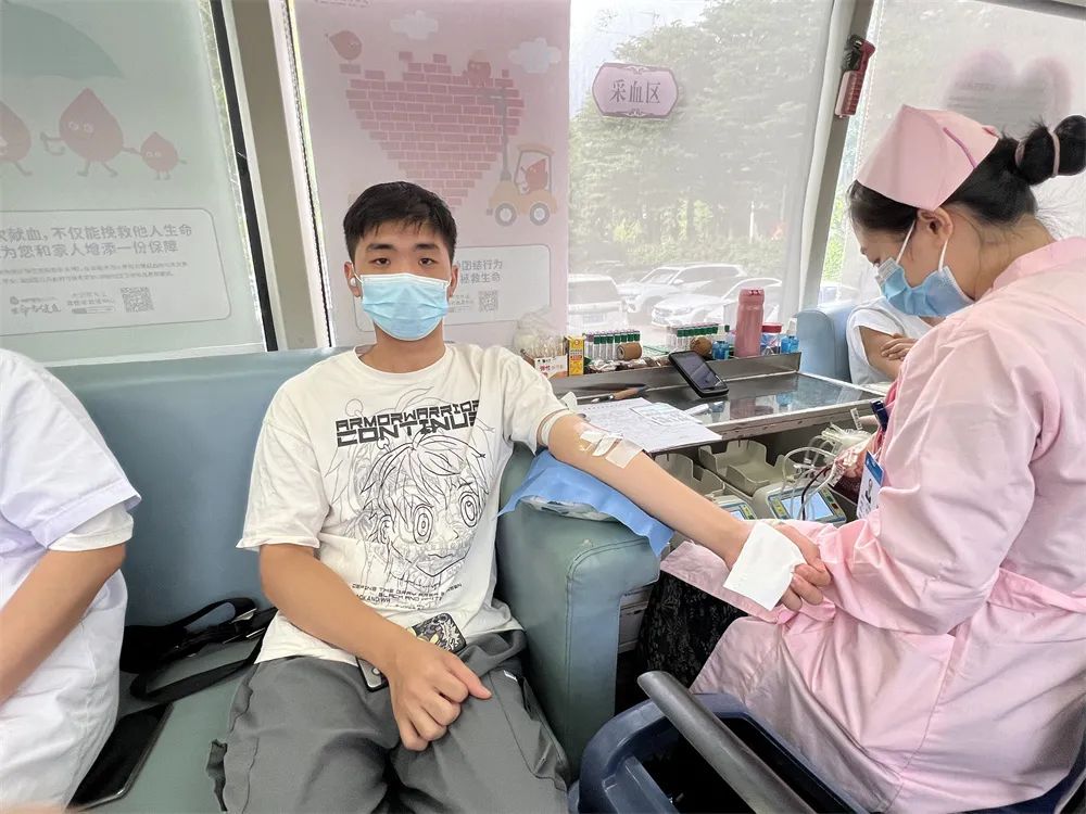 用热血传递爱的温度——海南省中医院、海口市中医医院、海口市骨科与糖尿病医院开展无偿献血活动