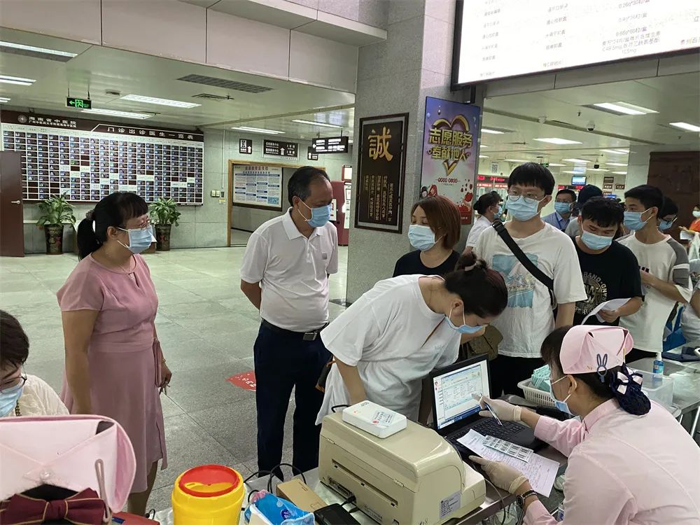 用热血传递爱的温度——海南省中医院、海口市中医医院、海口市骨科与糖尿病医院开展无偿献血活动