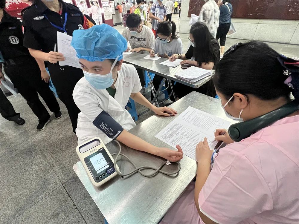 用热血传递爱的温度——海南省中医院、海口市中医医院、海口市骨科与糖尿病医院开展无偿献血活动