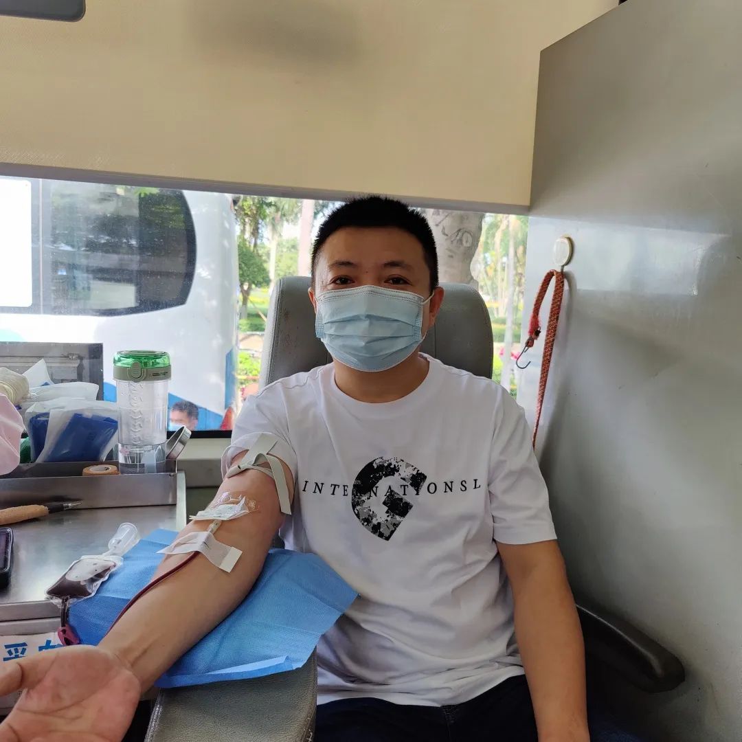 涓涓热血 拳拳爱心——海南省保险行业协会开展无偿献血公益活动