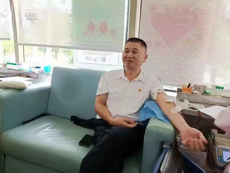 挽袖献爱 热血椰城——海口市直属机关及企、事业单位组织开展无偿献血活动