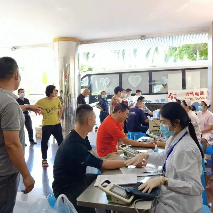 爱心传递十七载 热血守护自贸港——海南日报报业集团开展无偿献血公益活动