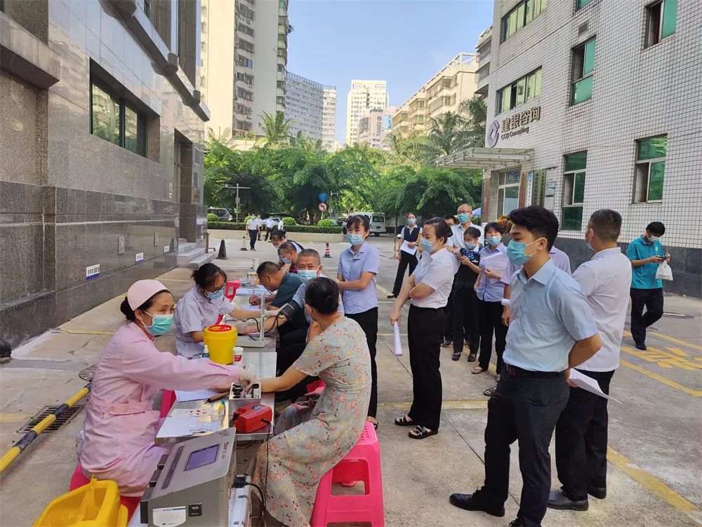 以热血践行企业担当——中国建设银行海南省分行、海南今时科技有限公司开展无偿献血活动