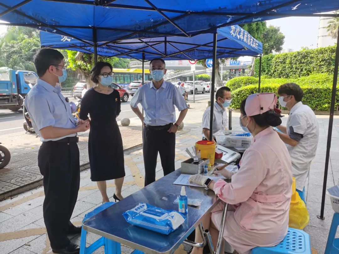 献爱心 用热血为生命加油——中国工商银行海南省分行开展无偿献血活动