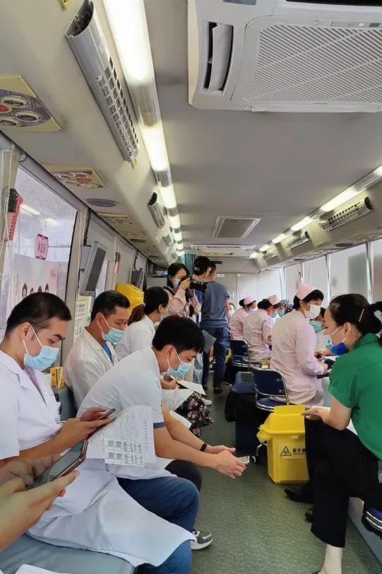 “医”呼百应 让爱在血液中传递——海南医学院第一附属医院、海南骨科医院开展无偿献血活动