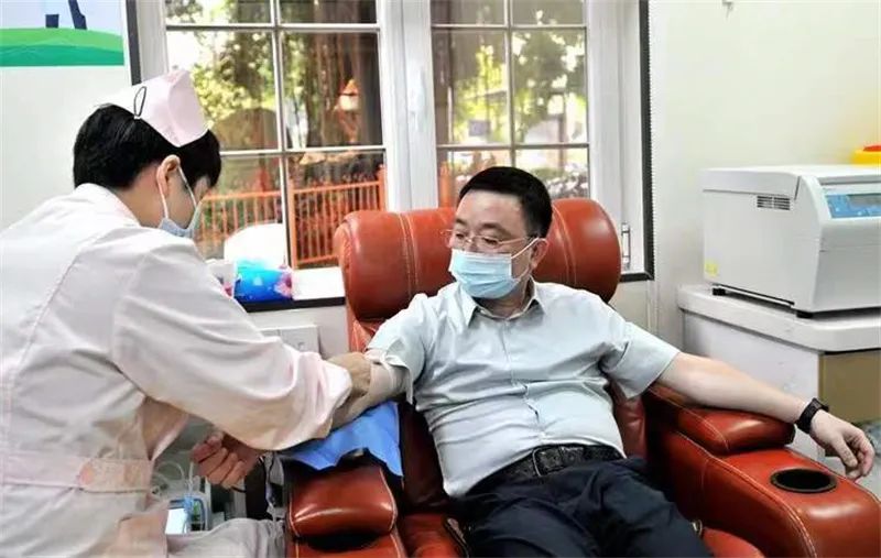 献爱心 用热血为生命加油——中国工商银行海南省分行开展无偿献血活动