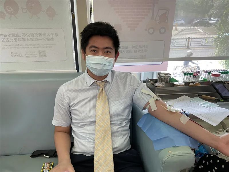 献爱心 用热血为生命加油——中国工商银行海南省分行开展无偿献血活动