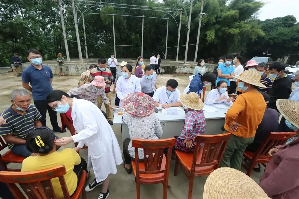 驻省卫健委纪监组、省卫健委人事处、机关党委工会党支部，省血液中心党支部，省中医院内科党支部，澄迈土尾村党支部联合开展主题党日活动